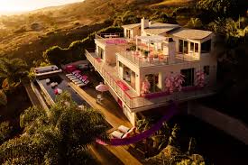 Le Reve Vous Pouvez Desormais Louer La Maison De Barbie A Malibu Barbie Maison De Reve Maison Barbie Malibu