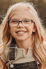 Diane Hummel's Instagram, Twitter & Facebook