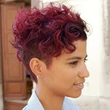 It appears effortless for women with wavy hair, especially with popular blunt ends; 50 Ravishing Short Hairstyles For Curly Hair Hair Motive