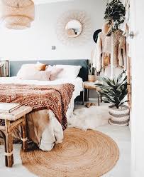 A Mix Of Mid Century Modern Bohemian And Industrial Interior Style Home And Apartment Decor Decoration Idea Neutral Bedroom Decor Luxe Bedroom Home Decor