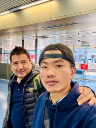 What are Canadians' experiences with immigration and customs in Maui?