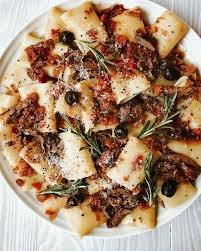 Bring to boil then cover and reduce heat to low. Braised Lamb Shanks With Tomatoes And Olives The Lemon Apron