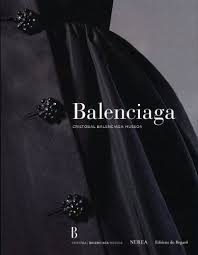 If you choose wisely, your coffee table books can speak to your interests, entertain your guests, and complete. Balenciaga By Collectif Http Www Amazon Ca Dp 2841052699 Ref Cm Sw R Pi Dp Afijub190dra6 Fashion Coffee Table Books Fashion Books Fashion