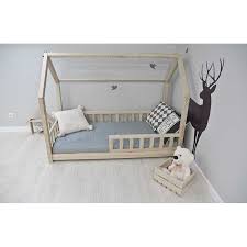 Das ist so eine art absperrung, damit keiner nachts aus dem bett fällt. Best For Kids Kinderbett Kinderhaus Mit Rausfallschutz Jugendbett Natur Haus Holz Bett