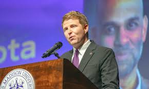 MVS speaker builds bridges by 'arguing joyfully'