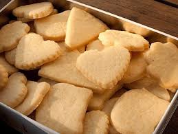 Le Sable Est Un Petit Gateau Sec A Pate Friable De Diametre Variable Et Souvent A Bord Cannele Originaire De En 2020 Recette Sable Facile Sable Facile Recette Facile