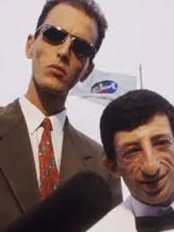 Em 1998, esse rapaz alto e calvo era febre na TV aos domingos; hoje vive de  renda e longe da fama. Como está Rodolfo, dupla do ET?