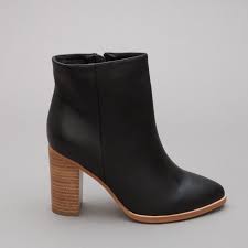 Black Boots With Brown Heel Streethub Com Things You Love Near You Boots Black Leather Boots Black Boots