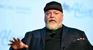 Jun 13, 2021 · inside kyle sandilands' celeb filled birthday bash held on a yacht in sydney's harbour. Kyle Sandilands V The Daily Telegraph Feud Escalates Over Pubic Hair