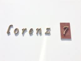 buchstaben und zahlen aus stein nachname hausnummer 7 hausnummern sandstein steine