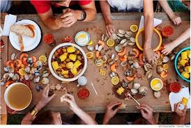 Cute Idea For A Casual Dinner Party Seafood And A Paper Table Cloth To Catch The Mess Clam Bake Party Clam Bake Party Menu