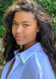 Tamara Smart's Instagram, Twitter & Facebook