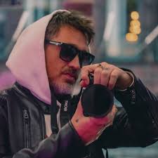 Drop that photo where someone said 'ew delete it' but you knew it was  actually fire: