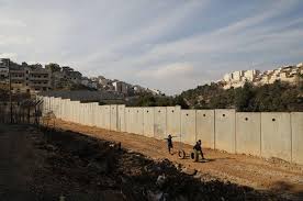 Los israelíes la han erigido como capital del estado de israel, mientras que el estado de palestina reivindica su parte oriental como su propia capital. El Jerusalen Que No Quiere Israel Hoy