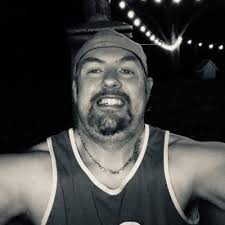 Robert Poynter (@rpoynter)