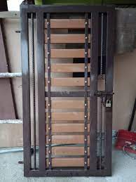 32+ pintu geser besi holo gambar minimalis pada era modern ini untuk tempat istirahat setelah selesai menjalankan berbagai aktifitas di luar dan juga digunakan sebagai wadah buat mempererat. Pintu Pagar Besi Home Furniture Gardening On Carousell