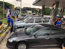 Intinya ditengahnya terdapat motor yang menggerakan roda gigi tambahan dan membuat kereta api tetap. Sebanyak 26 Stesen Petron Sedia Kempen Pemeriksaan Kereta Prebiu Com