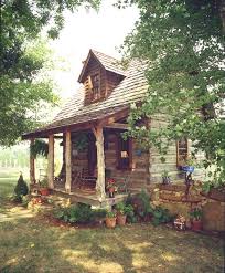 Bob Timberlake Guest House And Studio How Cute Is This Tiny Log Cabin With Red Accents Ooks Like A Very Peac Cabins And Cottages Small Log Cabin Little Cabin