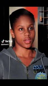 ik that girl giving birth it she plays in the Gilmore girls and other movies