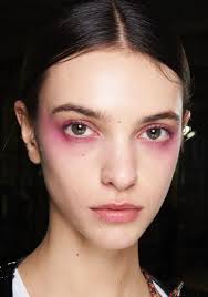 10 Striking Eye Makeup Looks To Pair With Face Masks Courtesy Of The Spring 2021 Collections Makeup Trends Makeup Looks Spring Makeup Trends