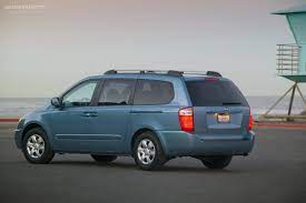 The kia carnival is a minivan manufactured by kia, introduced in january 1998, now in its fourth generation and marketed globally under various nameplates — prominently as the kia sedona. Kia Carnival Sedona Lwb Spezifikationen Fotos 2005 2006 2007 2008 2009 2010 2011 2012 2013 2014 2015 Autoevolution In Deutscher Sprache