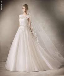 Der rock ist weit geschnitten und. Leichtes Spitzen Tullkleid Weiter Rock Hochgeschlossen Beliebte Hochzeitskleider Kleid Hochzeit Prachtiges Brautkleid