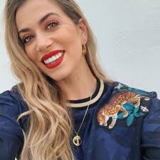 Jien Sempliċi Influencer Biss? Bis-Serjetà?"