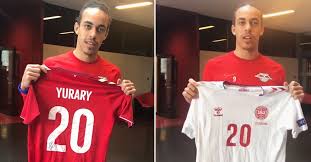 Dies ist eine fanseite für yussuf welche in seinem auftrag von admins geführt wird!!! Rb Leipzig Star Poulsen Stifte Seine Nationalmannschaftstrikots