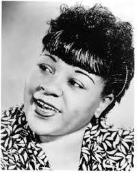 Julia Lee's Instagram, Twitter & Facebook