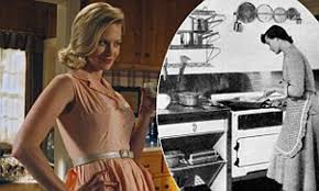 Betty felt very sad and lonely by herself. Perfect 50s Housewife Myth Busted They Didn T Have Time To Keep An Immaculate Home And Achieve Flawless Look Daily Mail Online
