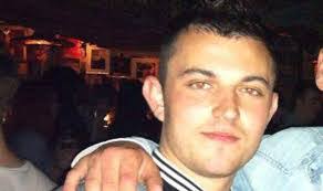 Aaron Bee's Instagram, Twitter & Facebook