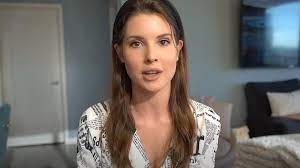 Amanda Cerny under fire after “begging” for Twitch subscriptions - Dexerto