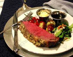 Our guests always compliment my effortless eggnog, prime rib with horseradish sauce, shredded potato casserole, sweet 'n' tangy carrots and ice cream with hot fudge ice cream topping. Christmas Dinner Menus Christmas Eve Menus Finedinings Com Gourmet Recipes