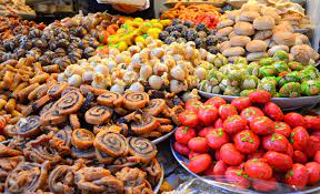 Het suikerfeest of kleine feest is de eerste dag dat men na het vasten weer mag eten. Bij L1 Moslims In Limburg Vierden Suikerfeest L1