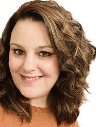 Lisa Radcliffe's Instagram, Twitter & Facebook