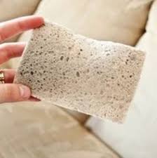 Mit Diesem Grandiosen Trick Kannst Du Fur 8 90 Deine Komplette Couch Reinigen Putz Hacks Sofa Reinigen Haushalts Tipps