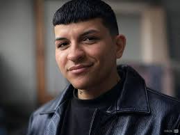 Voy a estar despierto por si los reyes no pueden meter mi camioneta y  ocupen ayuda