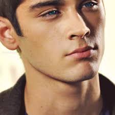 Jake Anders (@Embers_Of_Flame)