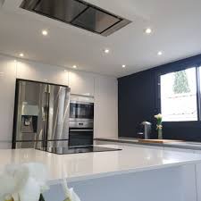 Épurées mais remplies de fonctionnalités et de matériaux novateurs. Cuisine Design Cuisiniste Specialiste Des Meubles De Cuisine Haut De Gamme Sur Mesure De Qualite Allemande Et Francaise A Toulouse Cuisine Interieur Design Toulouse