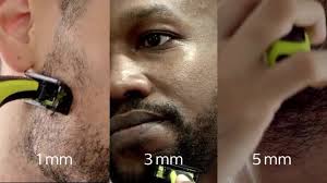 Philips QP2520/30 OneBlade Rade, Regola e rifinisce la barba di qualsiasi  lunghezza, 3 Pettini