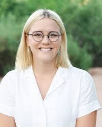 Molly Lent's Instagram, Twitter & Facebook