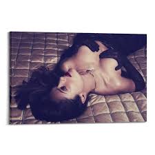 Amazon.com: MdesixL Salma Hayek Sexy Covered Breasts Charming Poster Wall  Art Painting Canvas Gift Living Room Prints Bedroom Decor Artworks  16x24inch(40x60cm): Posters & Prints