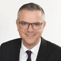 20+ "Samuel Hold" profiles