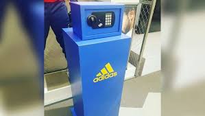 $6.799 la cuarta camiseta de boca con número y nombre personalizado para hombre y $5.999 para. Nueva Camiseta De Boca Asi Es El Diseno Que Adidas Guarda En Un Cofre