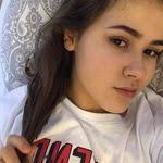 Karissa Caylor's Instagram, Twitter & Facebook