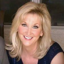 Dee Mcrae's Instagram, Twitter & Facebook