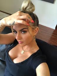 Amanda Lucero (@Amandalucero98)