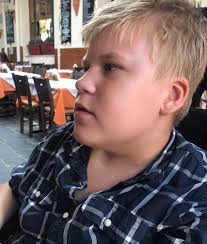 Efter ambulansfärden till sjukhuset frågade akutläkaren om Tims liv var  värt att rädda. Nu är föräldrarna livrädda för vilka prioriteringar som  kommer att göras om Tim skulle bli smittad av coronaviruset -