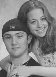 Pope urges youths to follow Christ