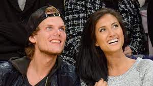 Verkäufer aus dem ausland können ihnen artikel regulär über einen internationalen versandservice zuschicken. Avicii Ex Freundin Uber Tim Bergling Ich Habe Niemals Aufgehort Dich Zu Lieben Welt